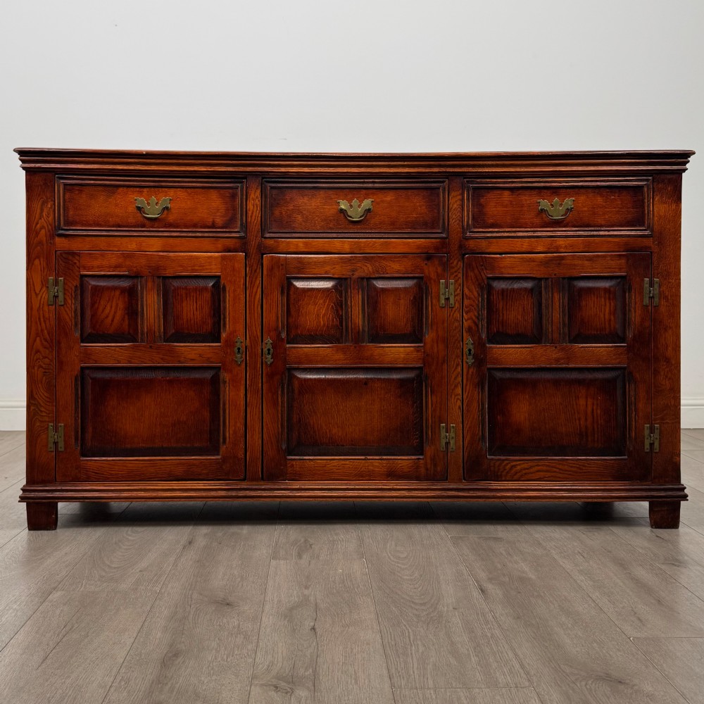 Antique 20th Century Fine Quality Sideboard In Oak