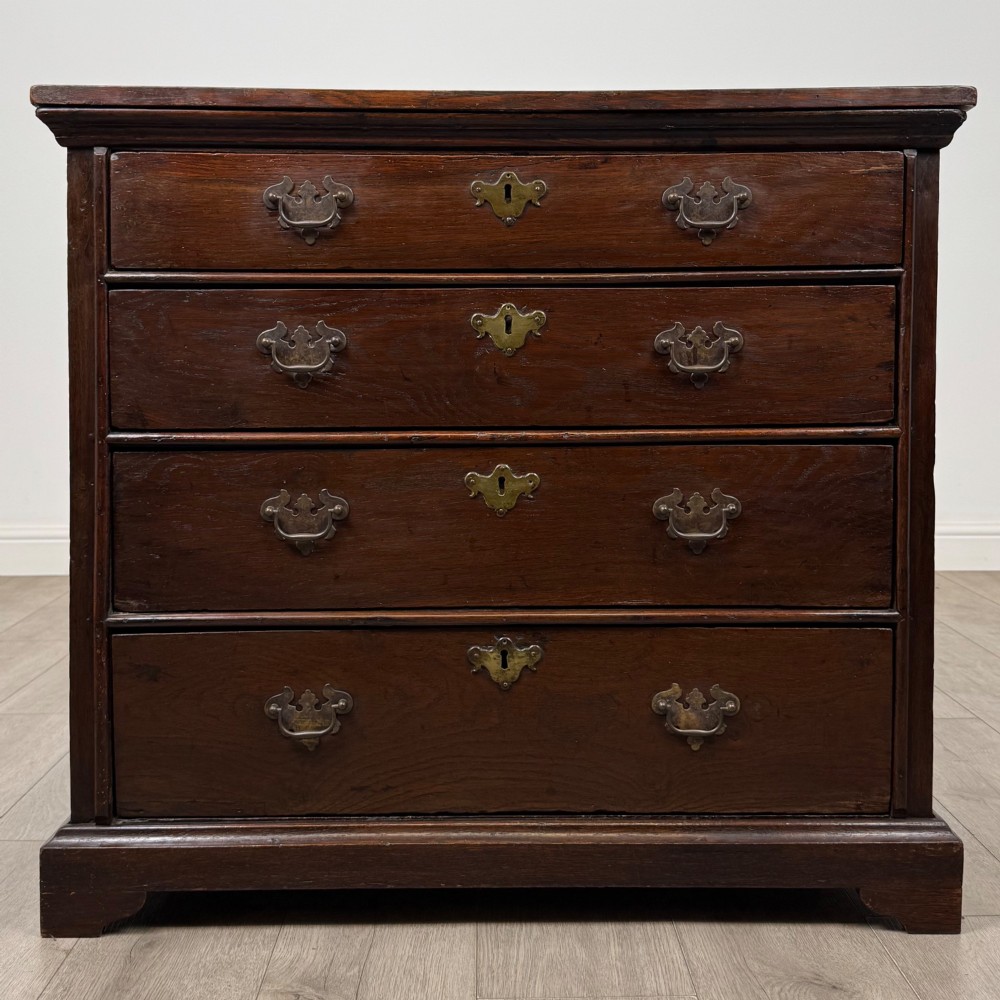 Antique 18th Century Georgian Chest Of Drawers In Oak