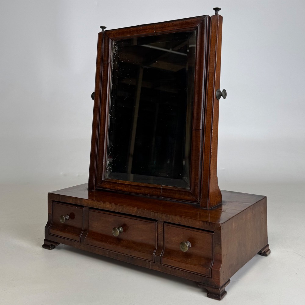 Antique 18th Century Small Georgian Dressing Mirror In Mahogany