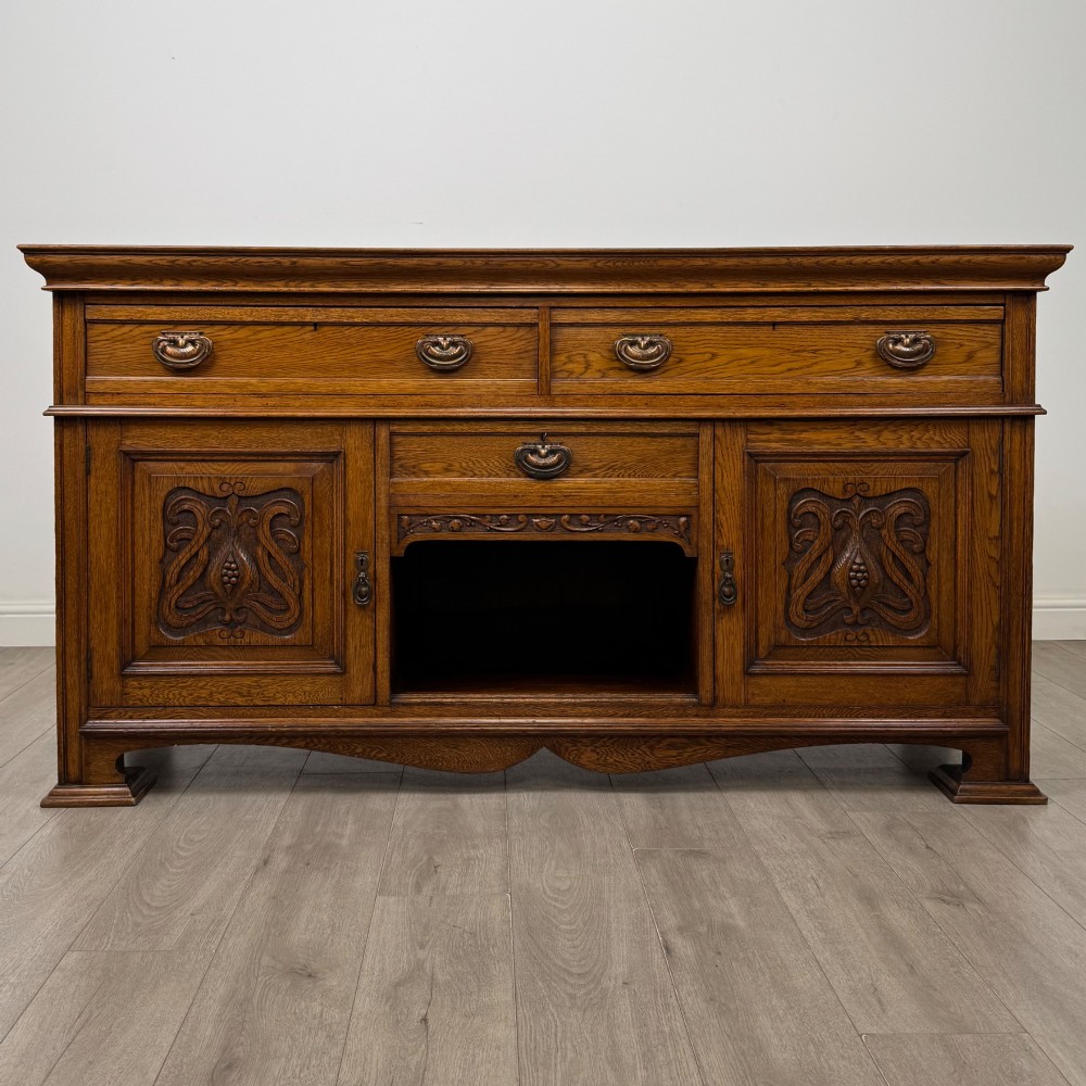 Antique 20th Century Fine Quality Arts & Crafts Sideboard In Oak