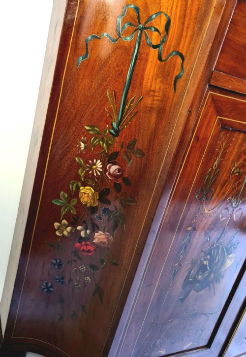 SHERATON STYLE DECORATED SIDE CABINET - ADDITIONAL PHOTO 3