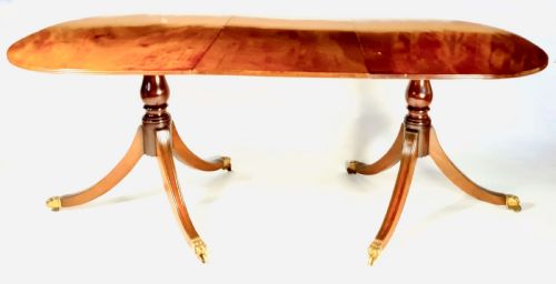 REGENCY STYLE MAHOGANY DINING TABLE - ADDITIONAL PHOTO 1