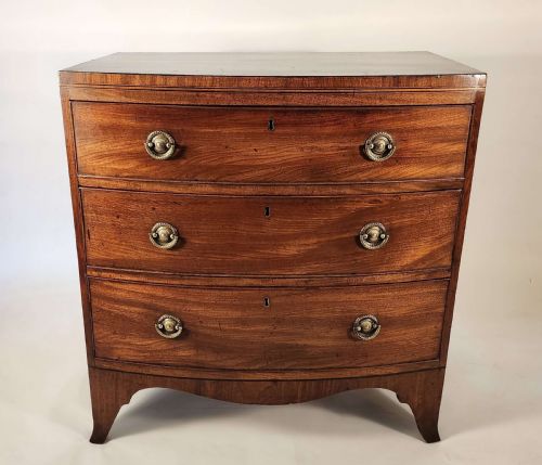 george iii mahogany bow front chest - CATEGORY: ANTIQUE CHEST OF DRAWERS - DATED 19TH CENTURY