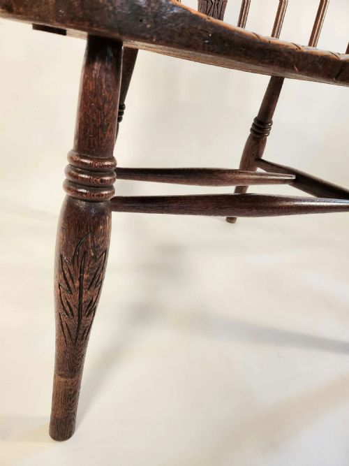A RARE PAIR OF 19TH CENTURY WINDSOR CHAIRS - ADDITIONAL PHOTO 4