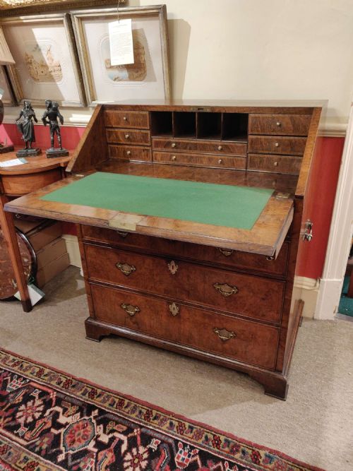 QUEEN ANNE WALNUT BUREAU - ADDITIONAL PHOTO 1