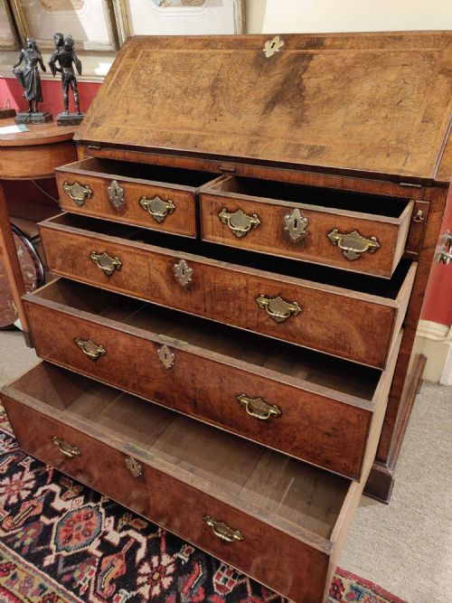 QUEEN ANNE WALNUT BUREAU - ADDITIONAL PHOTO 4