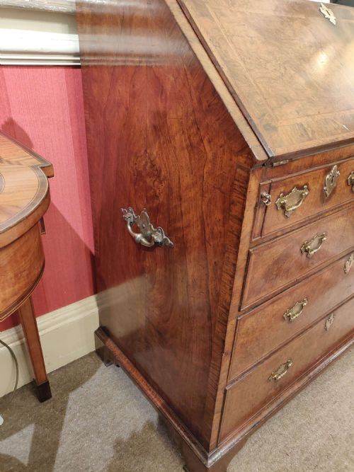 QUEEN ANNE WALNUT BUREAU - ADDITIONAL PHOTO 5
