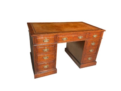 19TH CENTURY WALNUT PEDESTAL DESK
