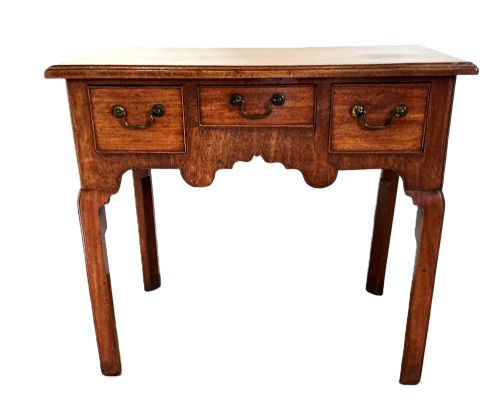 MID EIGHTEENTH CENTURY MAHOGANY SIDE TABLE - ADDITIONAL PHOTO 1