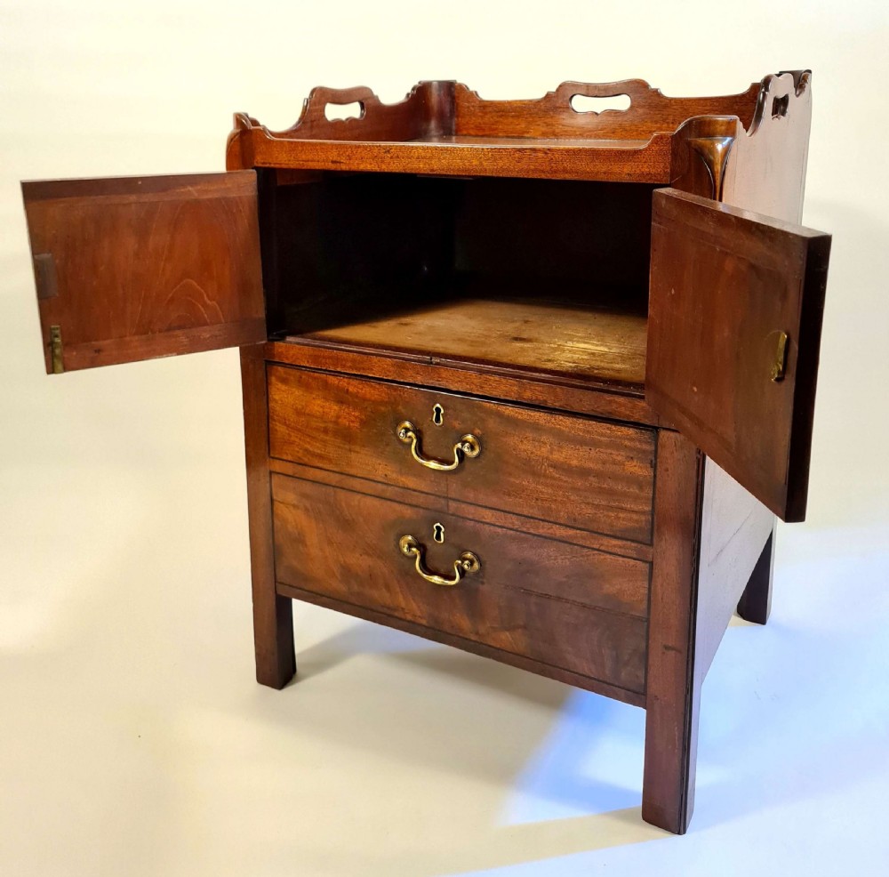 18th Century Mahogany Tray Top Commode View III