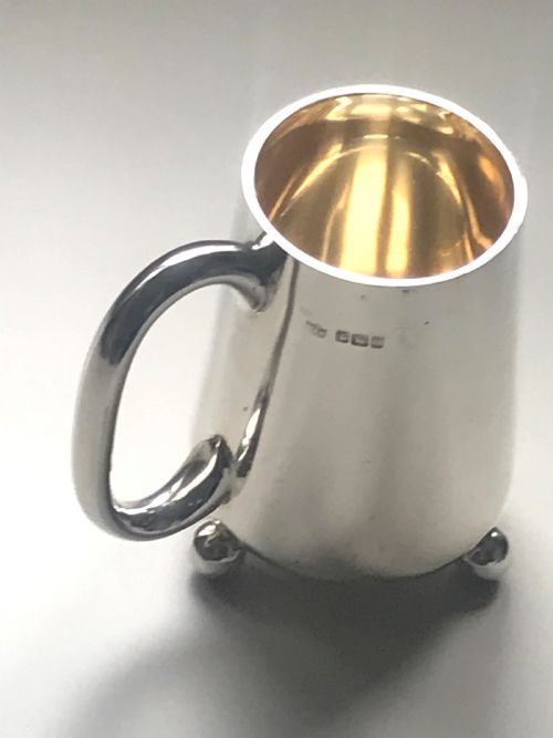 Mappin and Webb silver christening mug. Sheffield 1911.