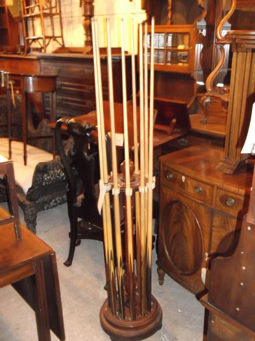 Revolving Cue Stand