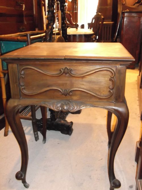 Mahogany Surprise Table