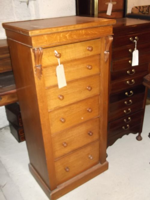 Wellington Chest