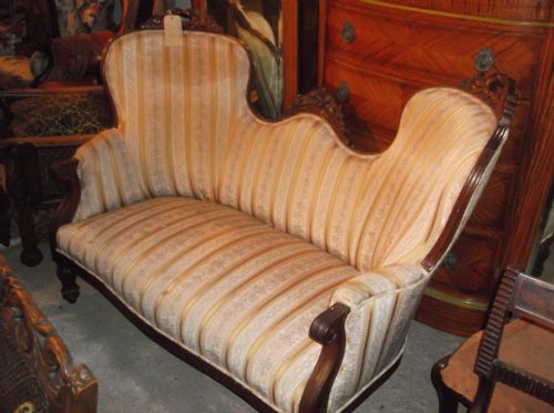 Victorian Spoon Back Conversation Sofa/seat