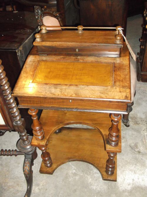 Victorian Davenport Whatnot