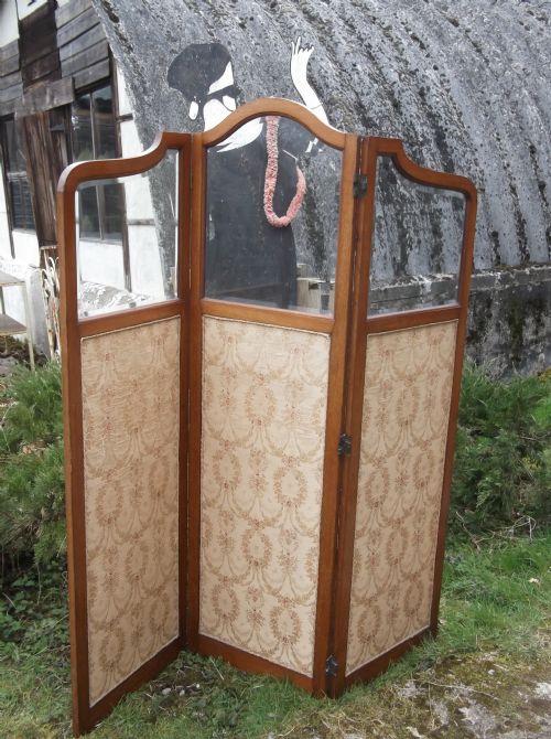 Dressing Screen