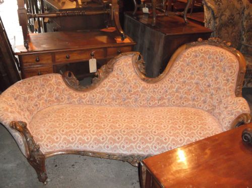 Carved Victorian Walnut Chaise Longue