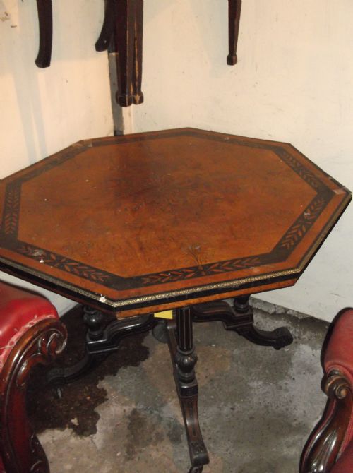 Victorian Amboyna Centre Table