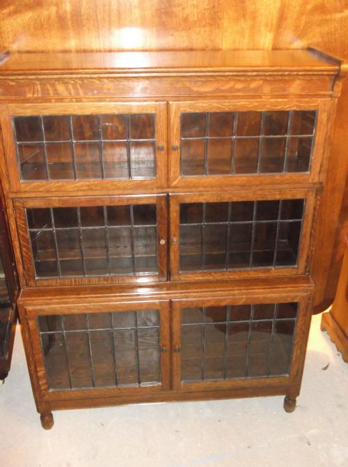 Oak Leaded Glazed 6 Door Cabinet