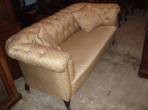 Victorian Chesterfield Settee