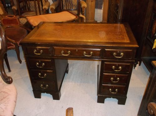 Edwardian Mahogany Pedestal Desk