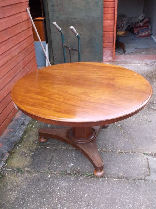 Mid-19th Century Round Mahogany Tip Top Dining Table