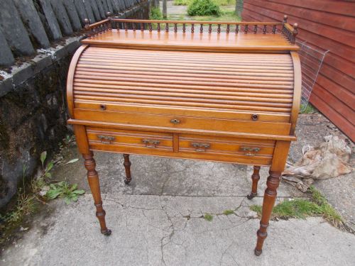 Late 19th Century Walnut Roll Top Writing Bureau