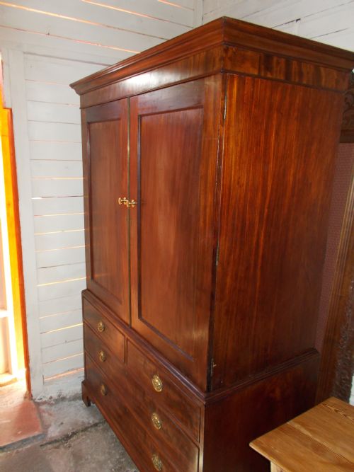 Early 19th Century Mahogany Press Cupbaord