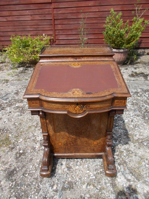 Victorian Inlaid Walnut 4 Drawer Davenport