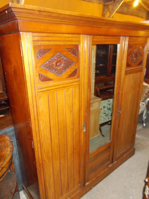 Late Victorian 3 Door Wardrobe.