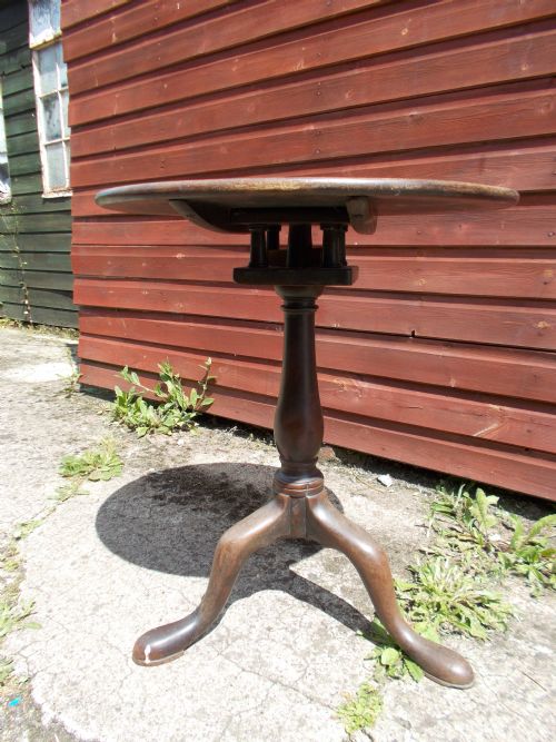 Georgian Mahogany Tip Top Birdcage Tripod Occasional Table.