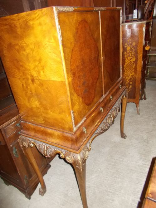 1920s Walnut 2 Door Side/drinks Cabinet