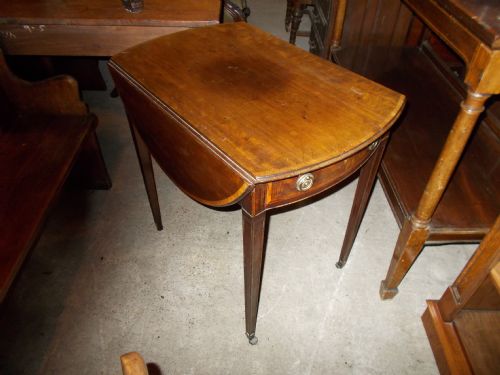 Late Georgian 2 Drawer Pembroke Table.