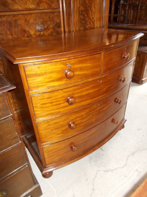 Early Victorian Mahogany Bow Front Chest of Drawers