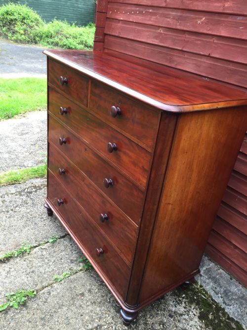 Good Quality Solid Mahogany Mid-19th Century Mahogany Chest