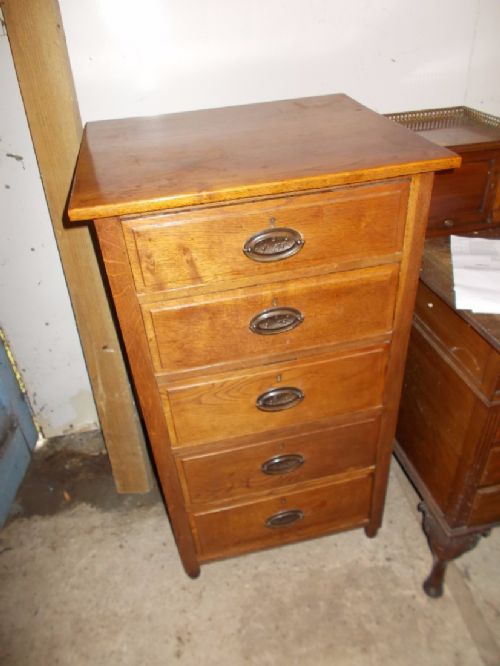Good Oak Narrow "Wellington" Type Chest of Drawers
