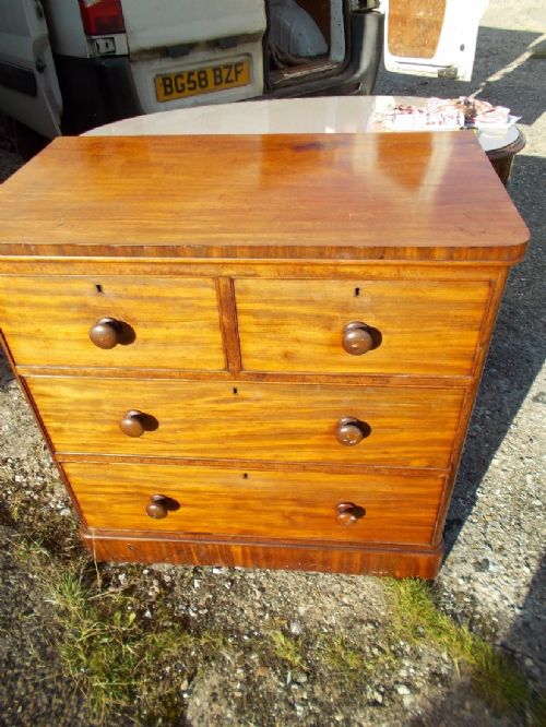 Good Neat Size Victorian Mahogany Chest of Drawers