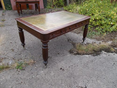 Early Victorian Mahogany 6 Drawer Partners Library Table.