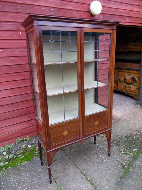 Early 20th Century Inlaid 2 Door Mahogany Display Cabinet