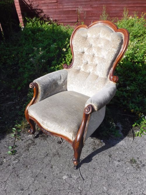Victorian Mahogany Spoon Back Armchair