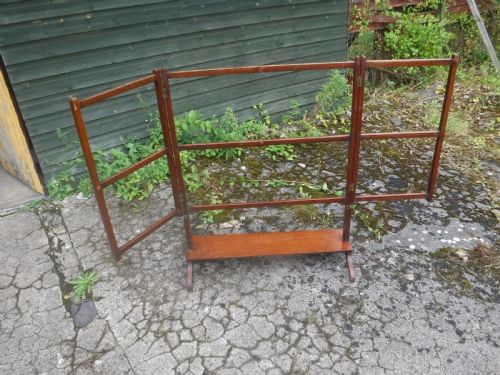 Useful Edwardian Mahogany Folding Towel Rail