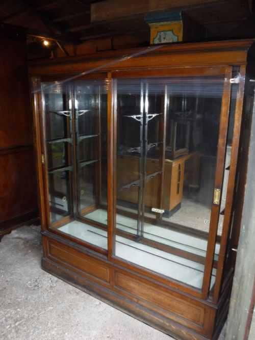 Shop 2 Door Shop Display Cabinet