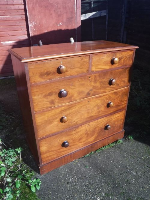 Good and Useful Victorian Mahogany Chest of Drawers