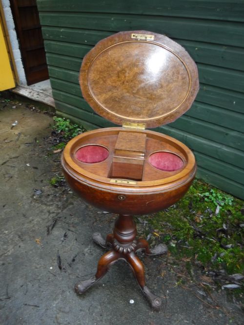 Mid 19th Century Walnut Teapoy