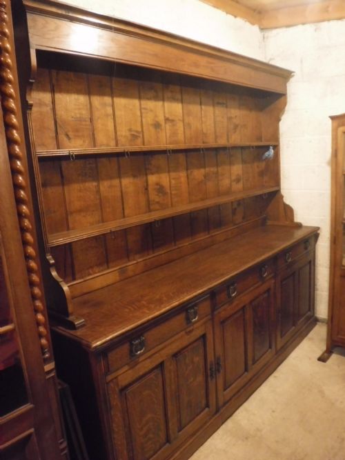 Good Early 20th Century Solid Oak Dresser