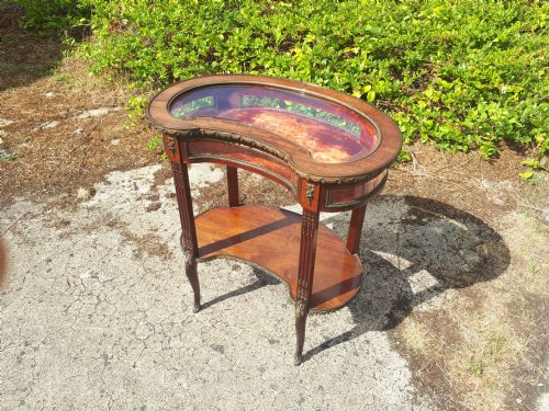 Good Late 19th Century Bijoutiere Gilt Metal Mounted Display Table