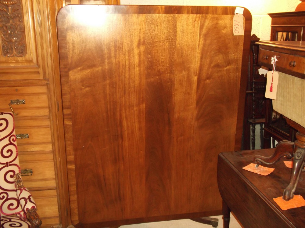 19th century mahogany pedestal breakfast table