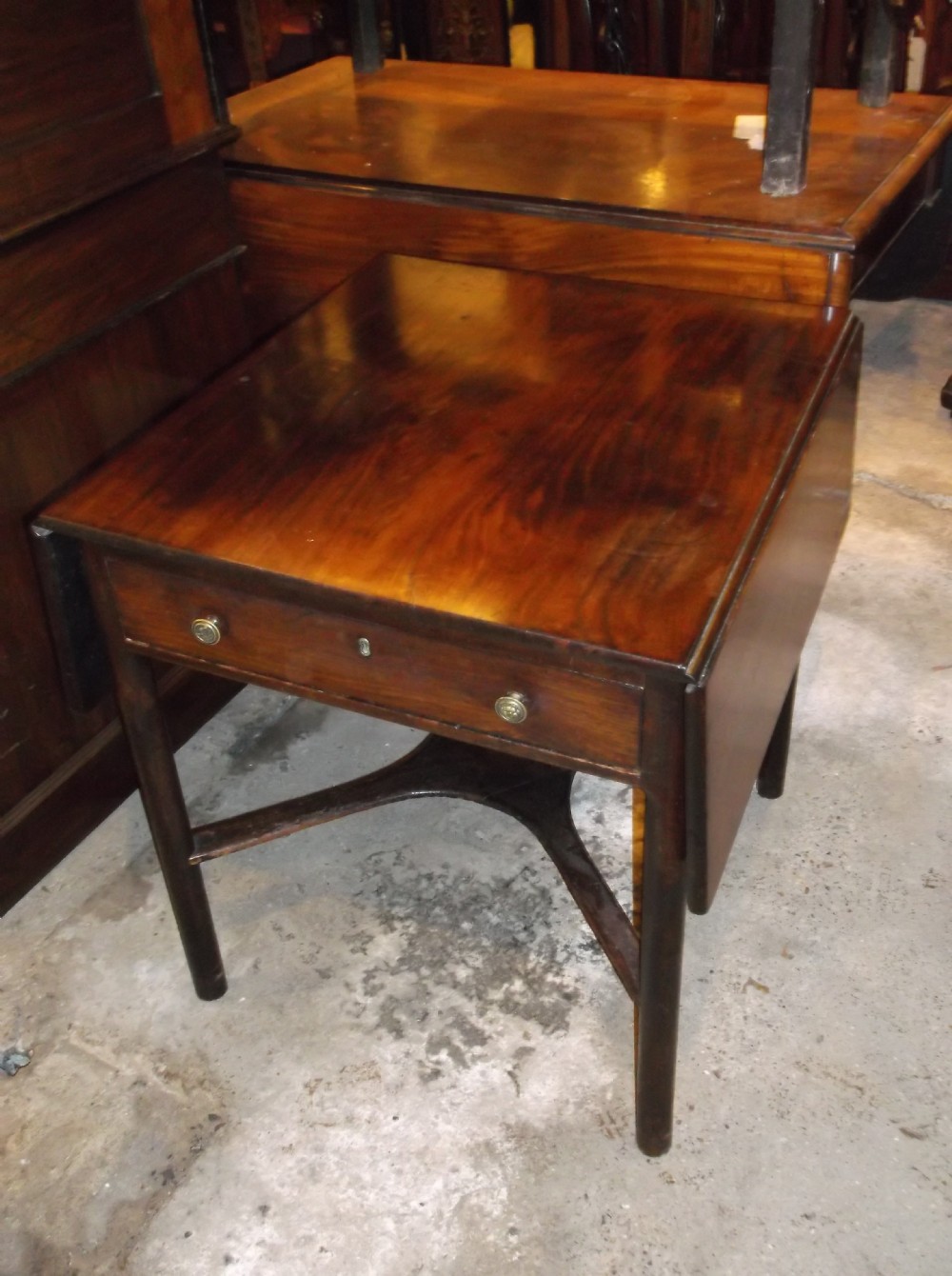 Late Georgian mahogany supper table