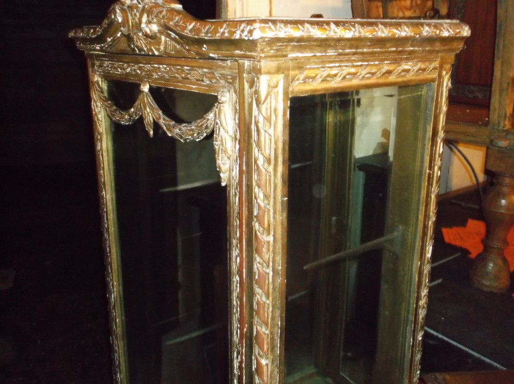 Early 20th century carved giltwood vitrine display cabinet